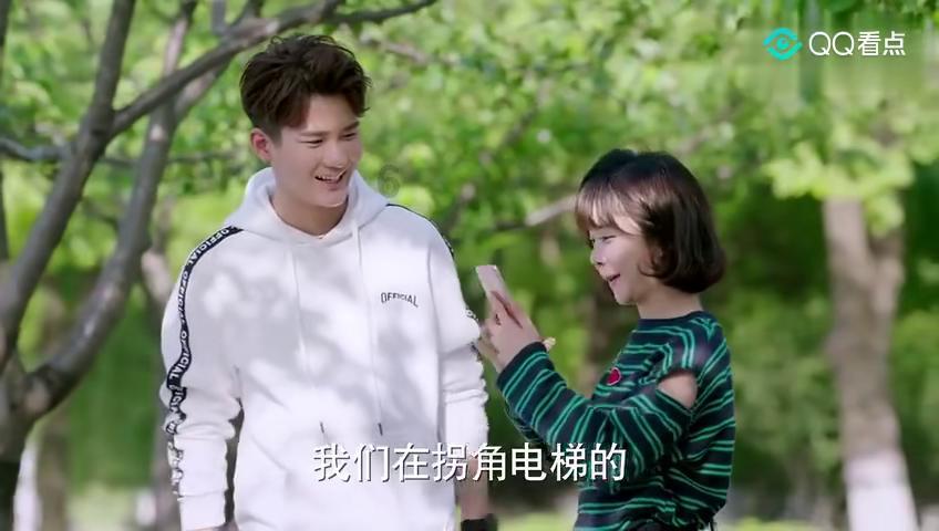 世界羽联香港赛林丹2：1战胜对手进军16强，36岁的他夺冠的机率有多大？
